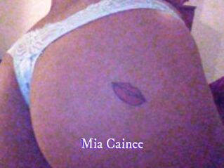 Mia_Cainee