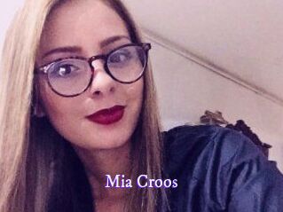 Mia_Croos