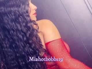 Miahotbobbs19