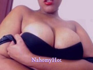 NahomyHot