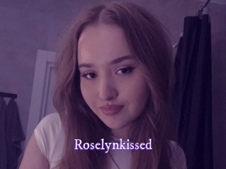 Roselynkissed